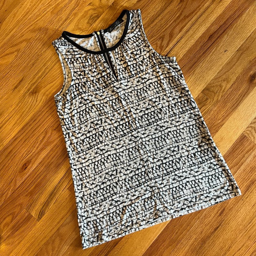 Rose and Olive Keyhole Sleeveless Top (S)